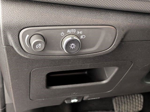 Used 2025 Chevrolet TrailBlazer LT AWD/4WD image 9