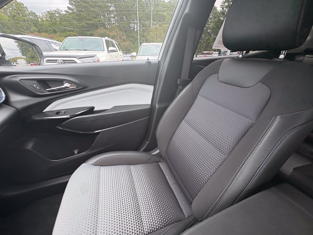 Used 2025 Chevrolet Trax LT w/ Driver Confidence Package FWD image 11