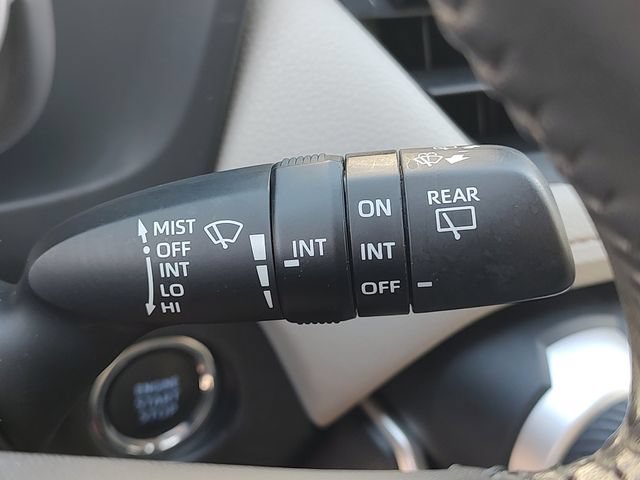 Used 2019 Toyota RAV4 XLE Premium FWD image 23