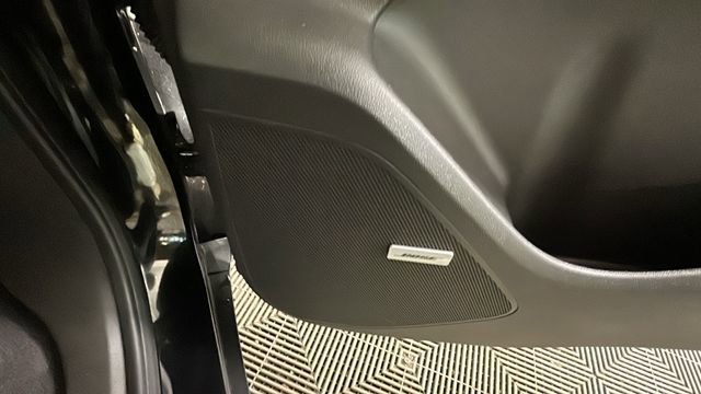 Used 2022 Chevrolet Bolt EUV Premier w/ Sun & Sound Package FWD image 32