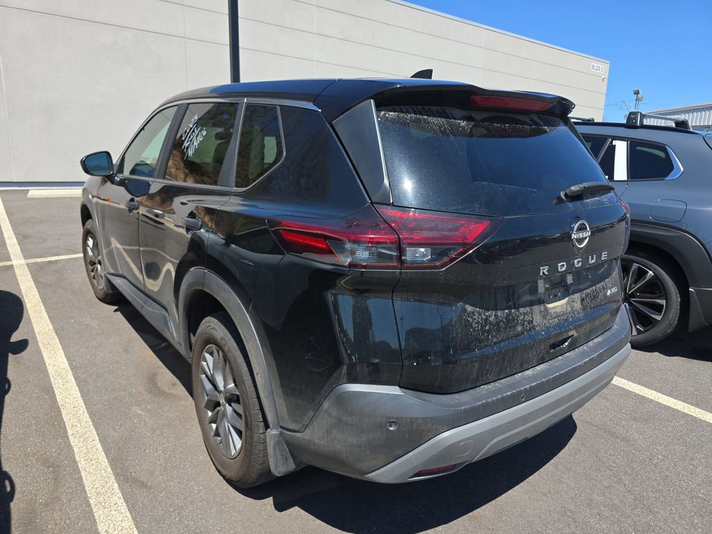 Used 2023 Nissan Rogue S image 3