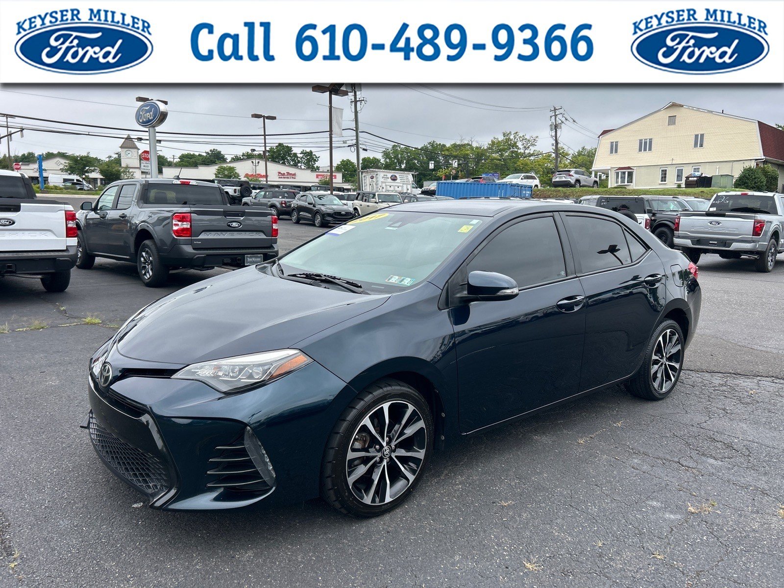Used 2017 Toyota Corolla SE w/ Carpet Mat Package (TMS) FWD image 1