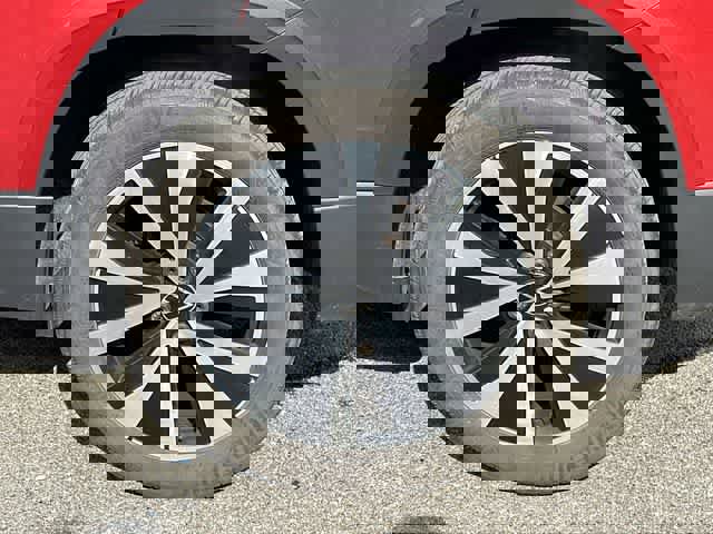 Used 2023 Volkswagen Taos SE image 5