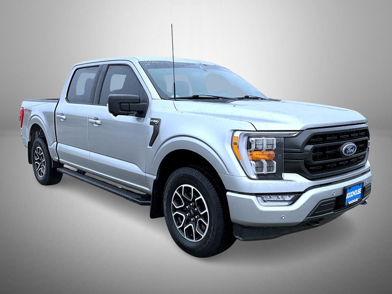 Used 2022 Ford F150 XLT w/ Equipment Group 302A High AWD/4WD image 3