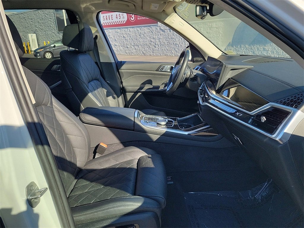 Used 2024 BMW X7 xDrive40i image 18