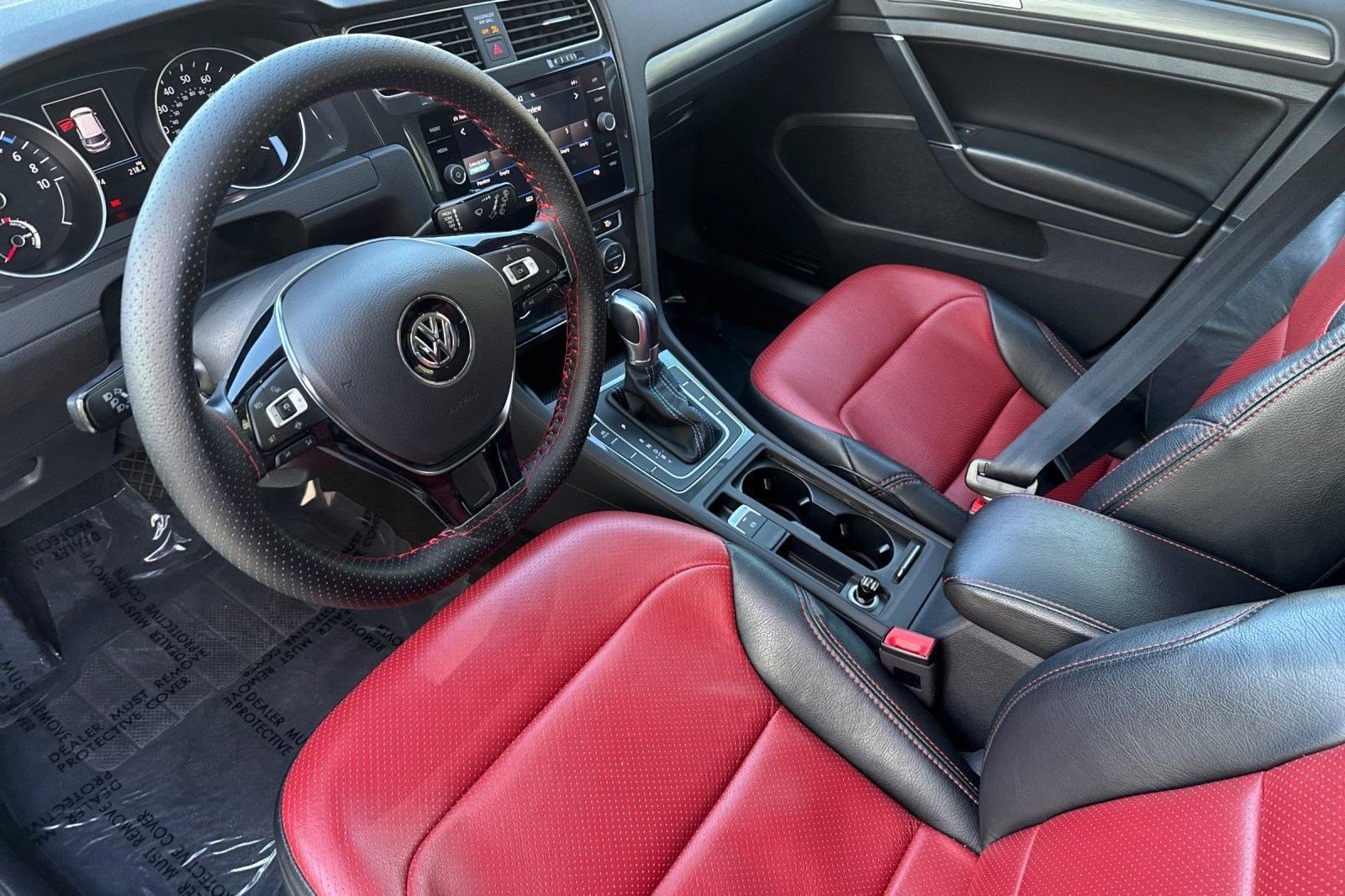 Used 2019 Volkswagen e-Golf SE w/ Driver Assistance Package image 4