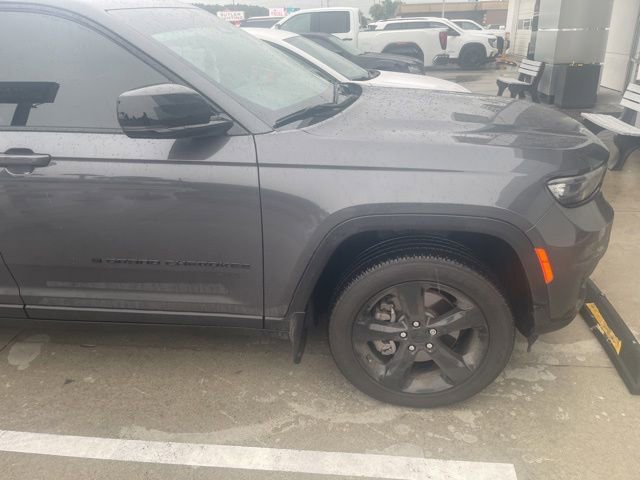 Used 2025 Jeep Grand Cherokee L Altitude RWD image 8