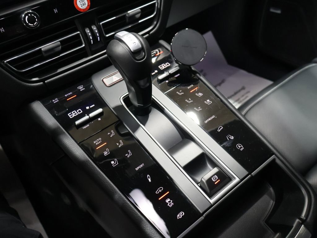 Used 2026 Porsche Macan GTS image 26