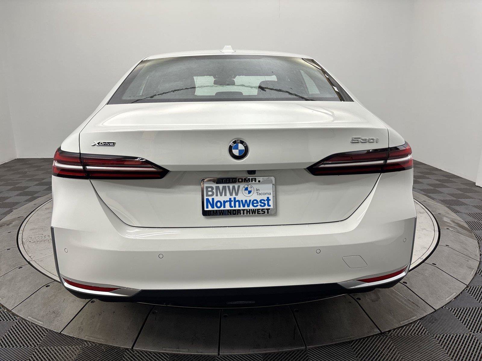 New 2027 BMW 530i xDrive w/ Premium Package AWD/4WD image 15