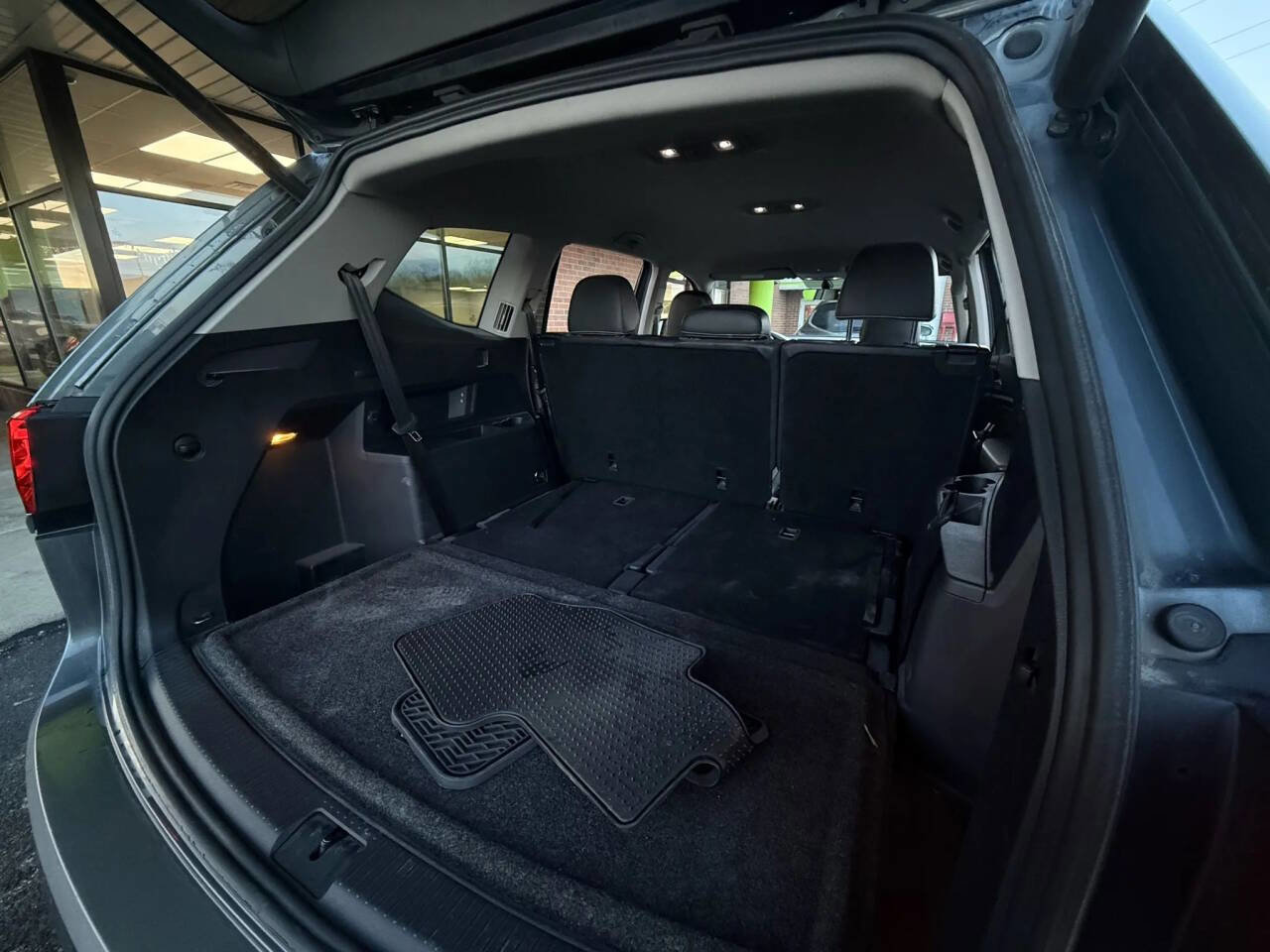 Used 2023 Volkswagen Atlas SE image 24