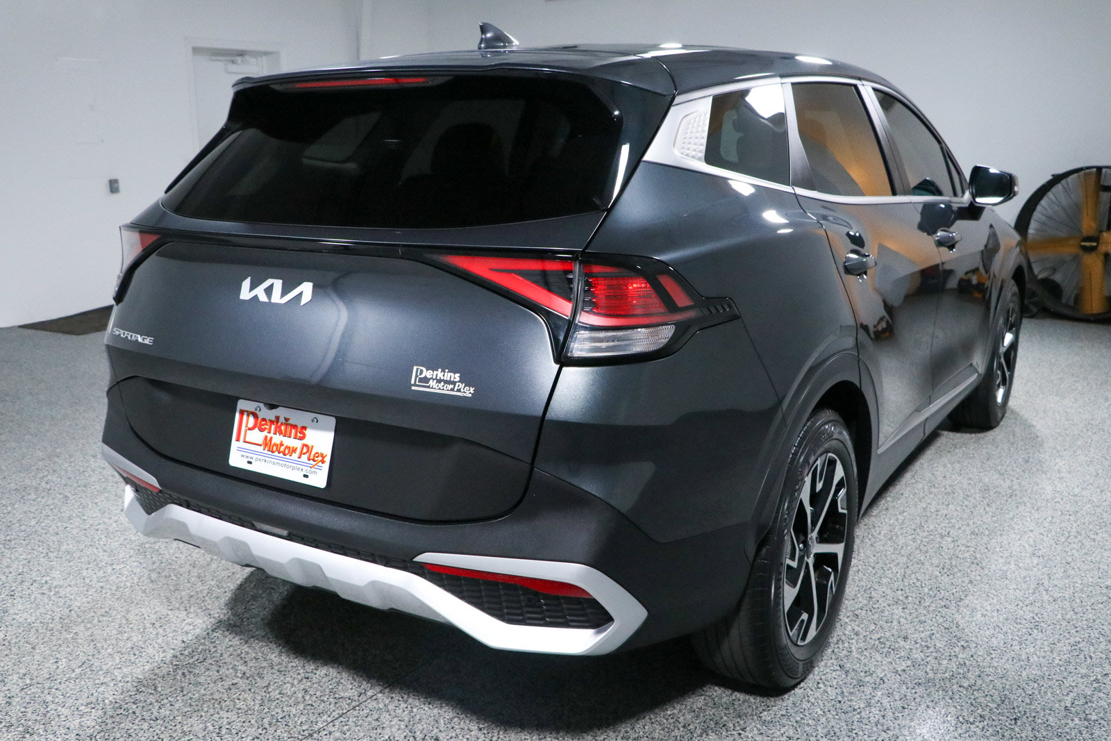 Used 2024 Kia Sportage EX FWD image 7