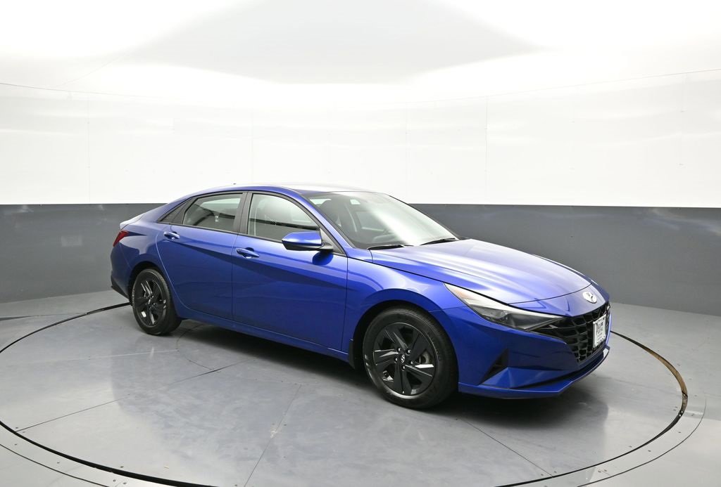Certified 2023 Hyundai Elantra SEL image 4