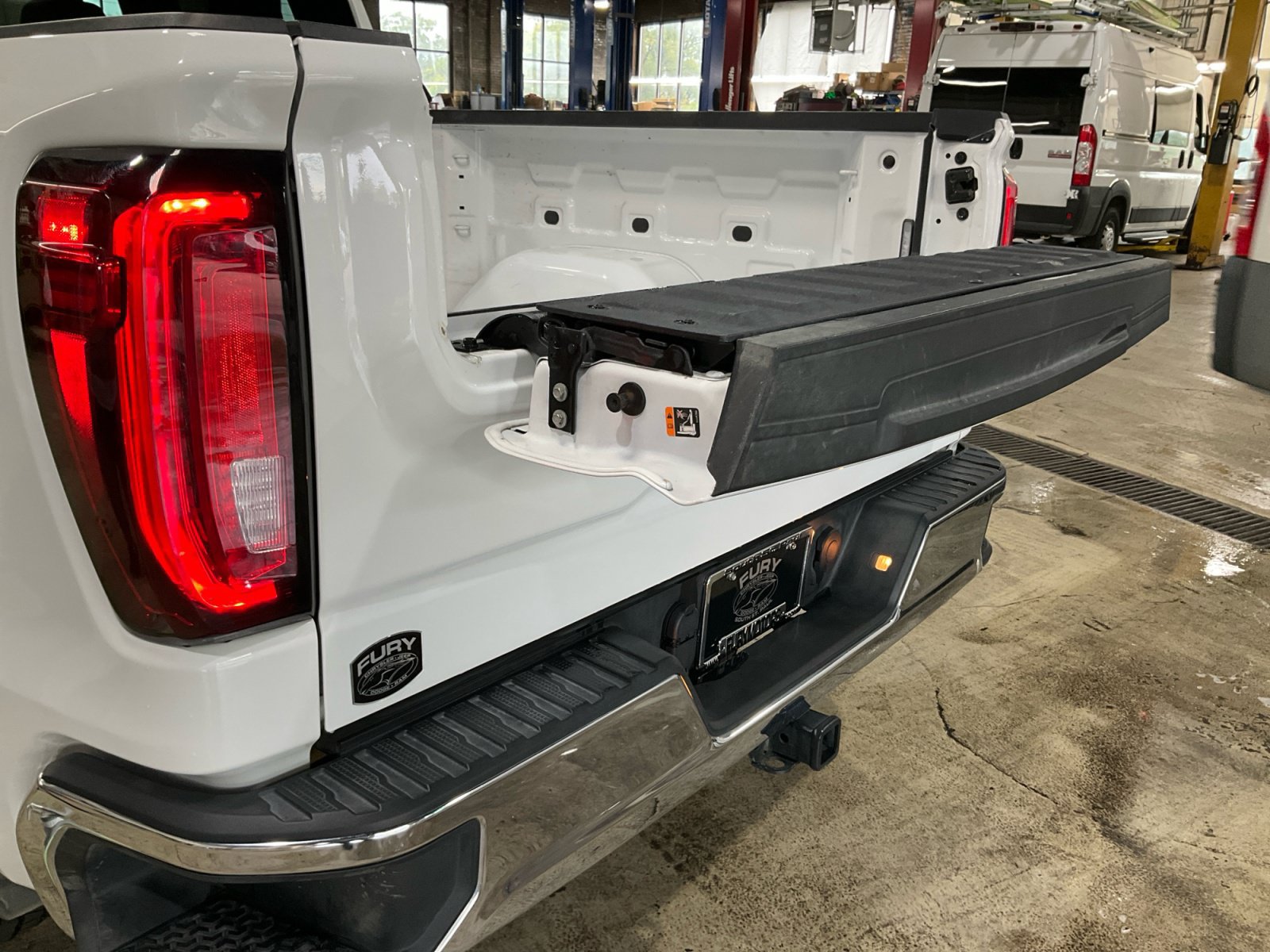 Used 2026 GMC Sierra 1500 SLT AWD/4WD image 24