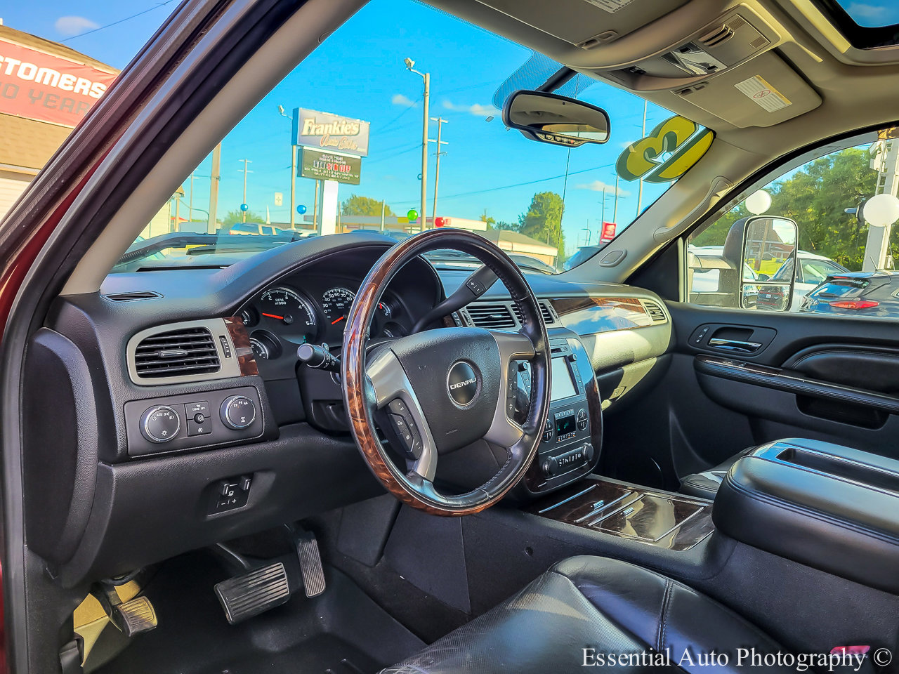 Used 2013 GMC Sierra 2500 Denali w/ Suspension Package, Off-Road image 8