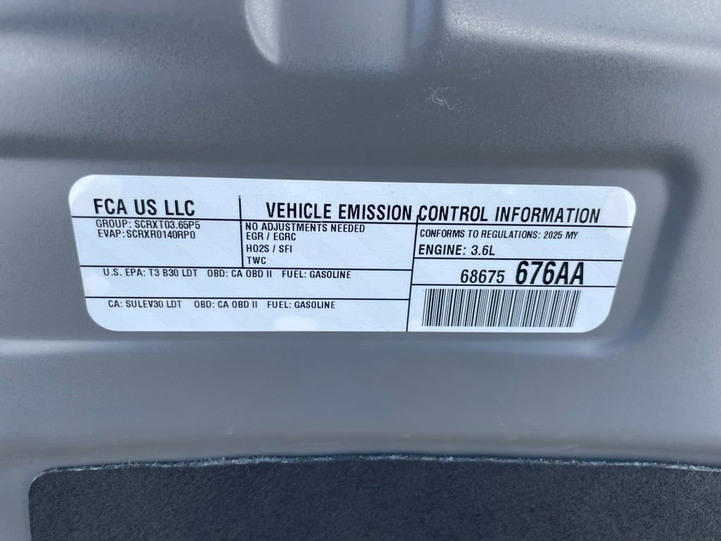 Used 2025 Chrysler Pacifica Limited image 43