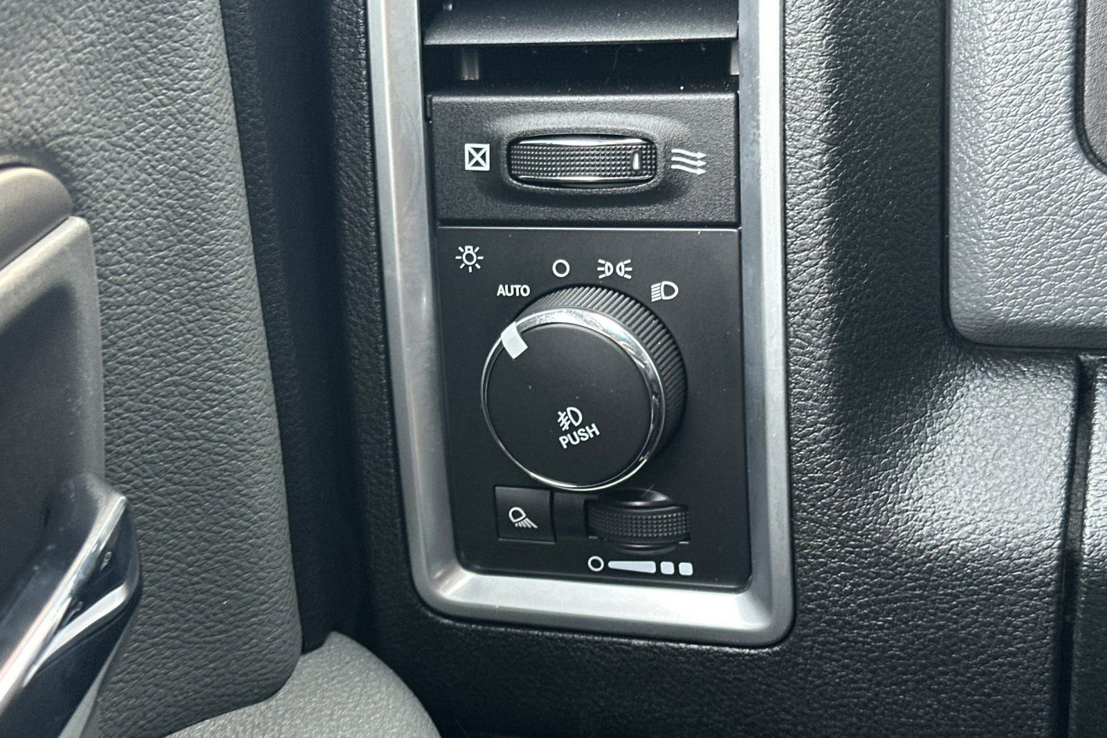 Used 2017 RAM 1500 Classic SLT w/ Protection Group image 23