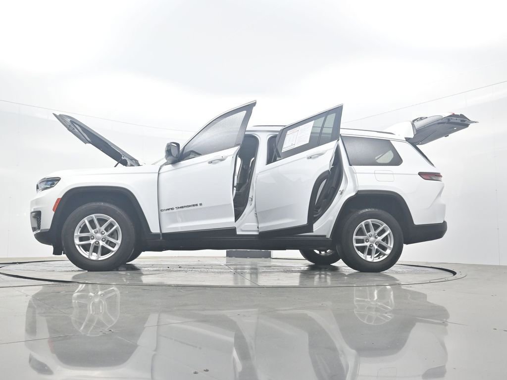 Used 2023 Jeep Grand Cherokee L Laredo image 46