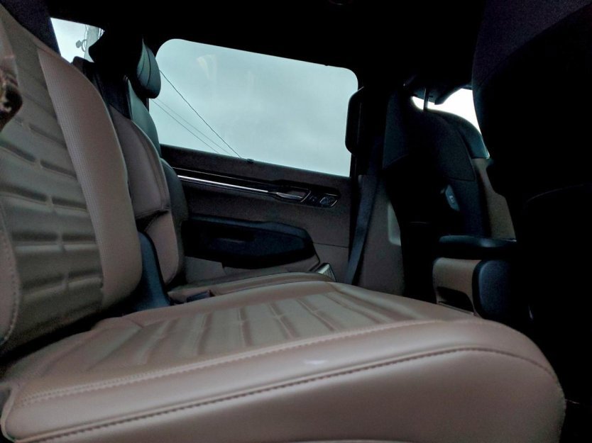 Used 2024 Kia EV9 Land image 9