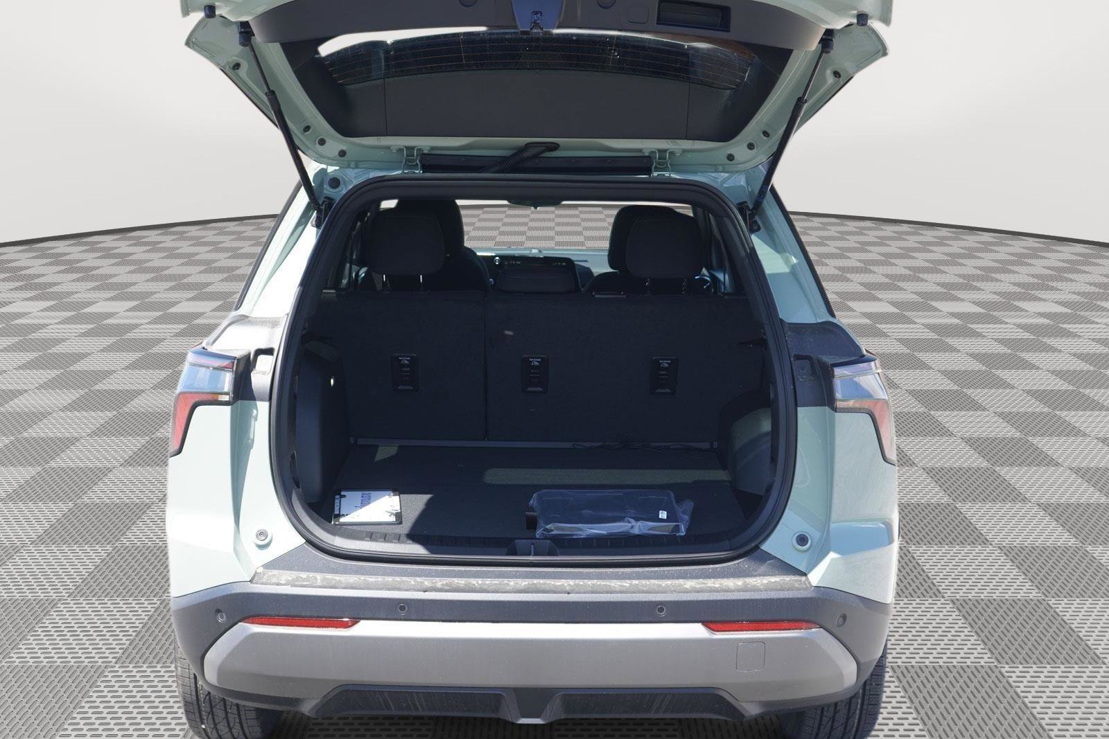 New 2026 Chevrolet Equinox LT FWD image 5