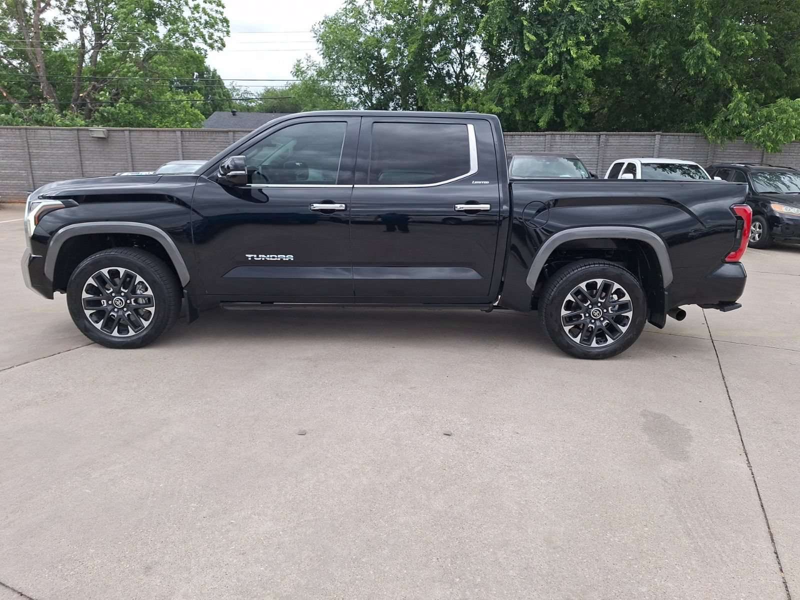 Used 2024 Toyota Tundra Limited AWD/4WD image 3