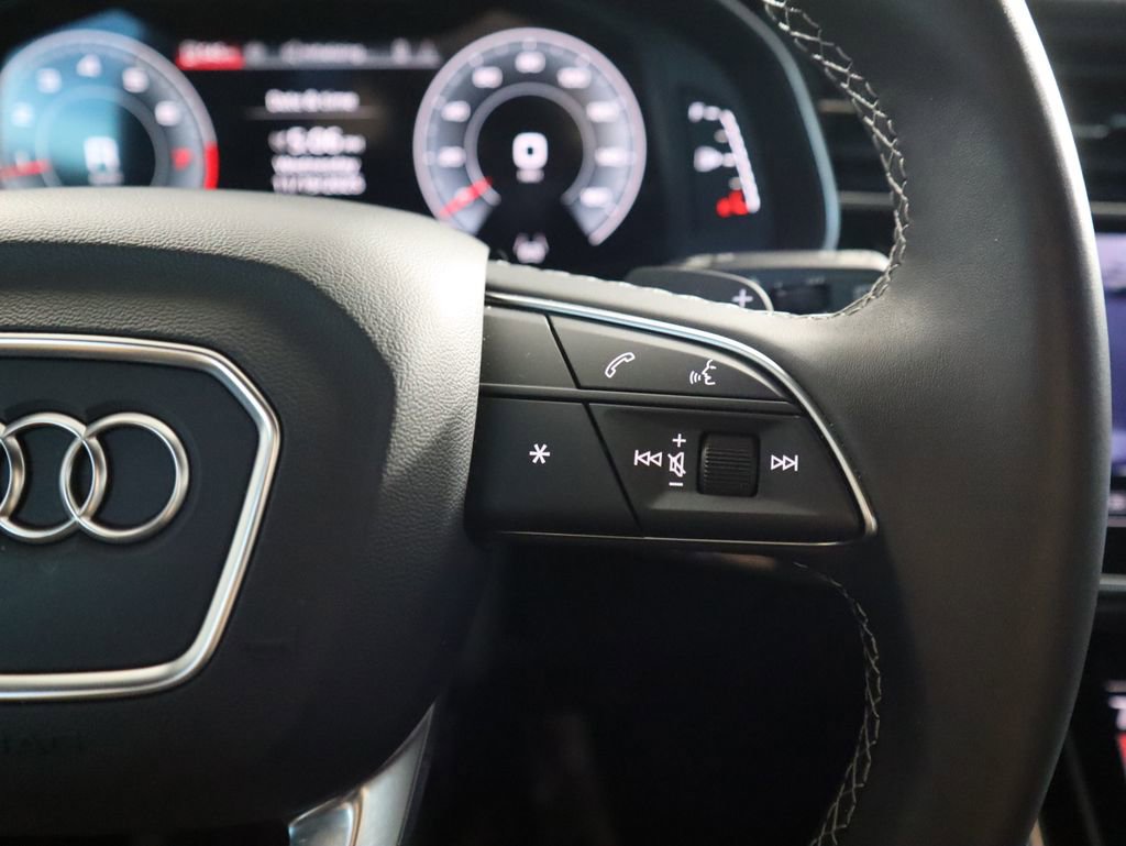 Certified 2025 Audi Q7 2.0T Premium image 13