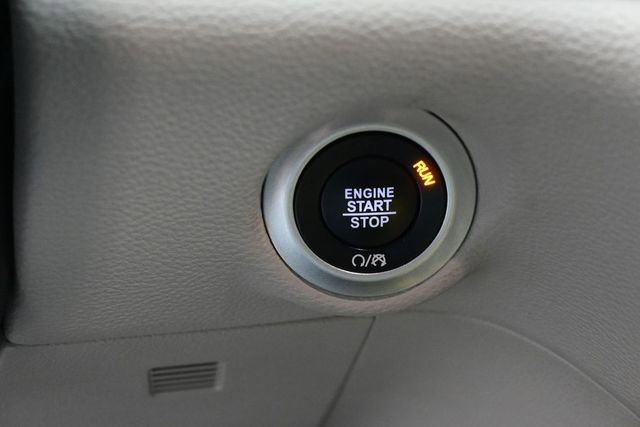 Used 2023 Chrysler Pacifica Touring-L FWD image 25