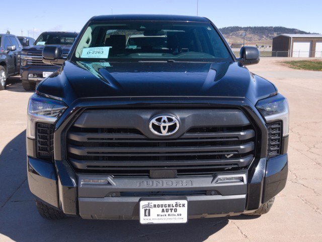 Used 2022 Toyota Tundra SR5 w/ SR5 Convenience Package AWD/4WD image 7