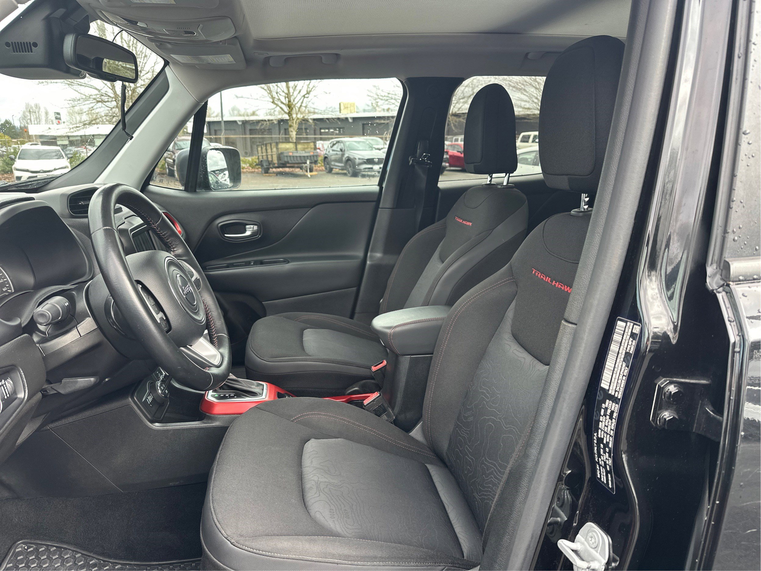 Used 2018 Jeep Renegade Trailhawk w/ Popular Equipment Group AWD/4WD image 9