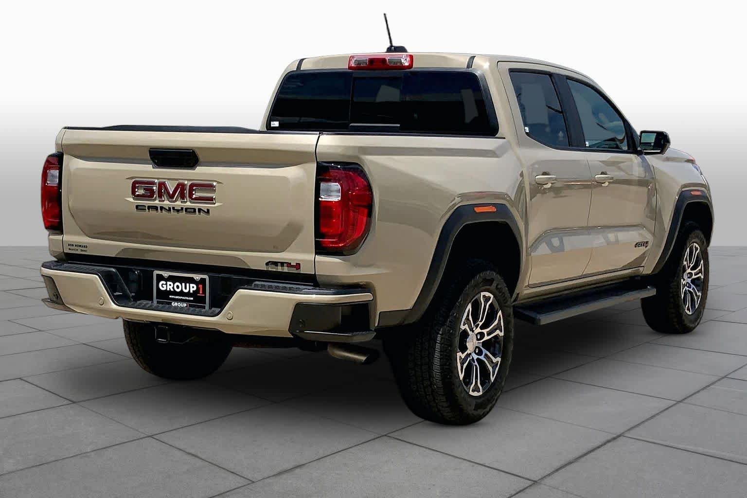 Used 2024 GMC Canyon AT4 w/ Technology Package AWD/4WD image 13