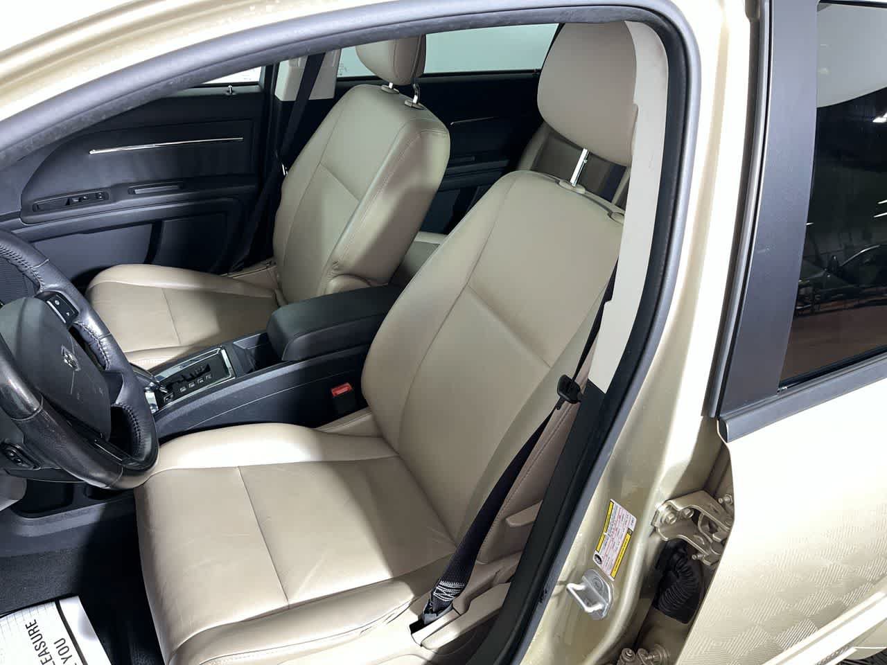 Used 2010 Dodge Journey R/T w/ Flexible Seating Group FWD image 15