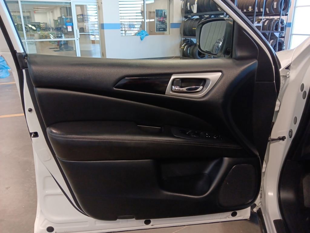 Used 2018 Nissan Pathfinder S AWD/4WD image 26