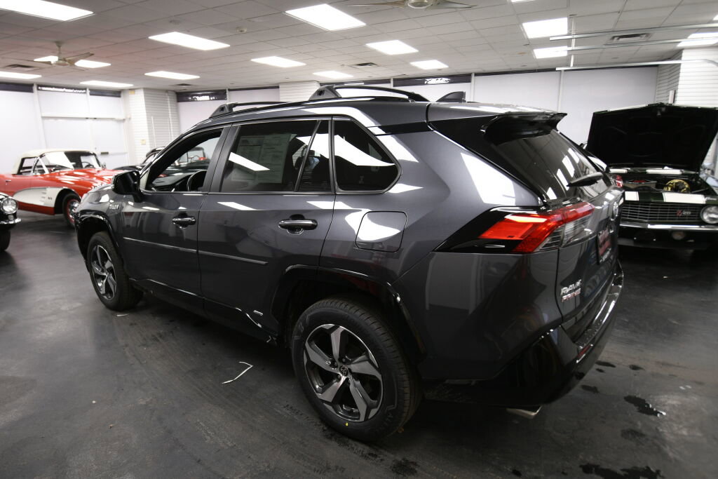 Certified 2023 Toyota RAV4 SE image 5