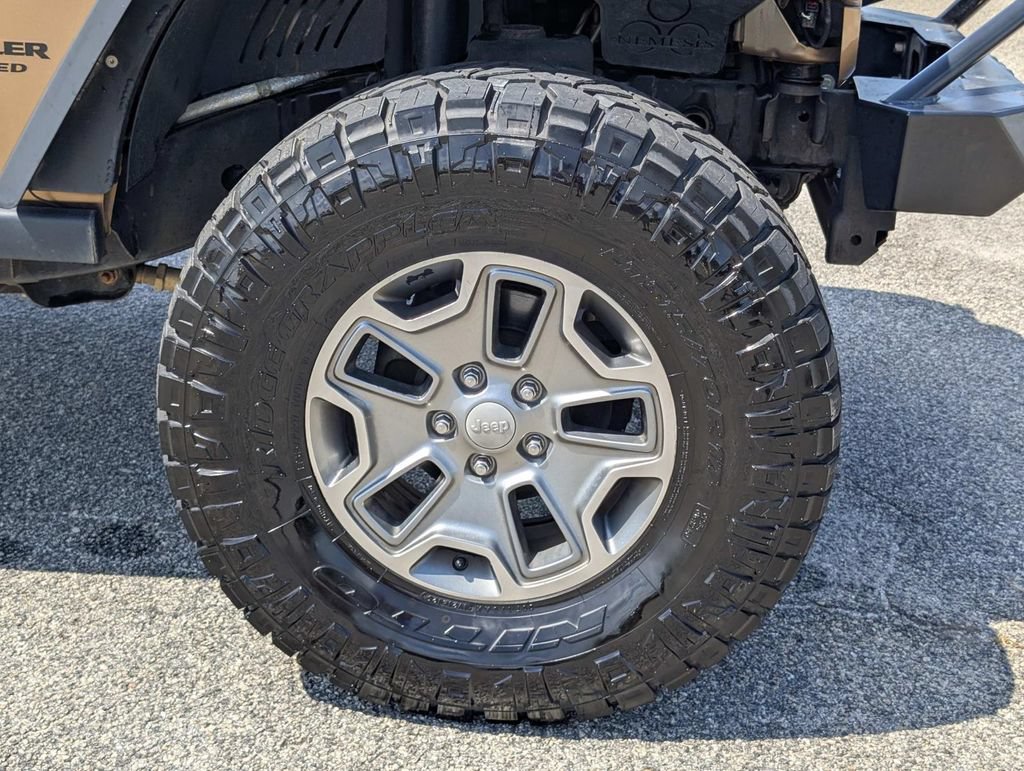 Used 2015 Jeep Wrangler Unlimited Rubicon w/ Max Tow Package AWD/4WD image 6