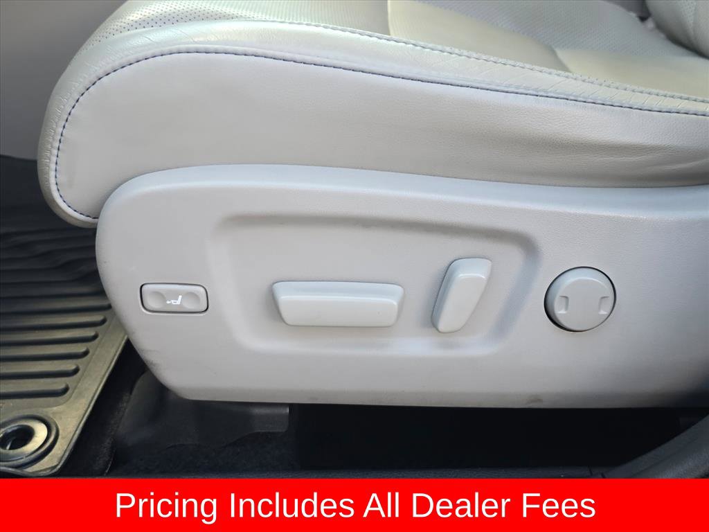 Used 2019 Toyota Highlander Limited AWD/4WD image 16