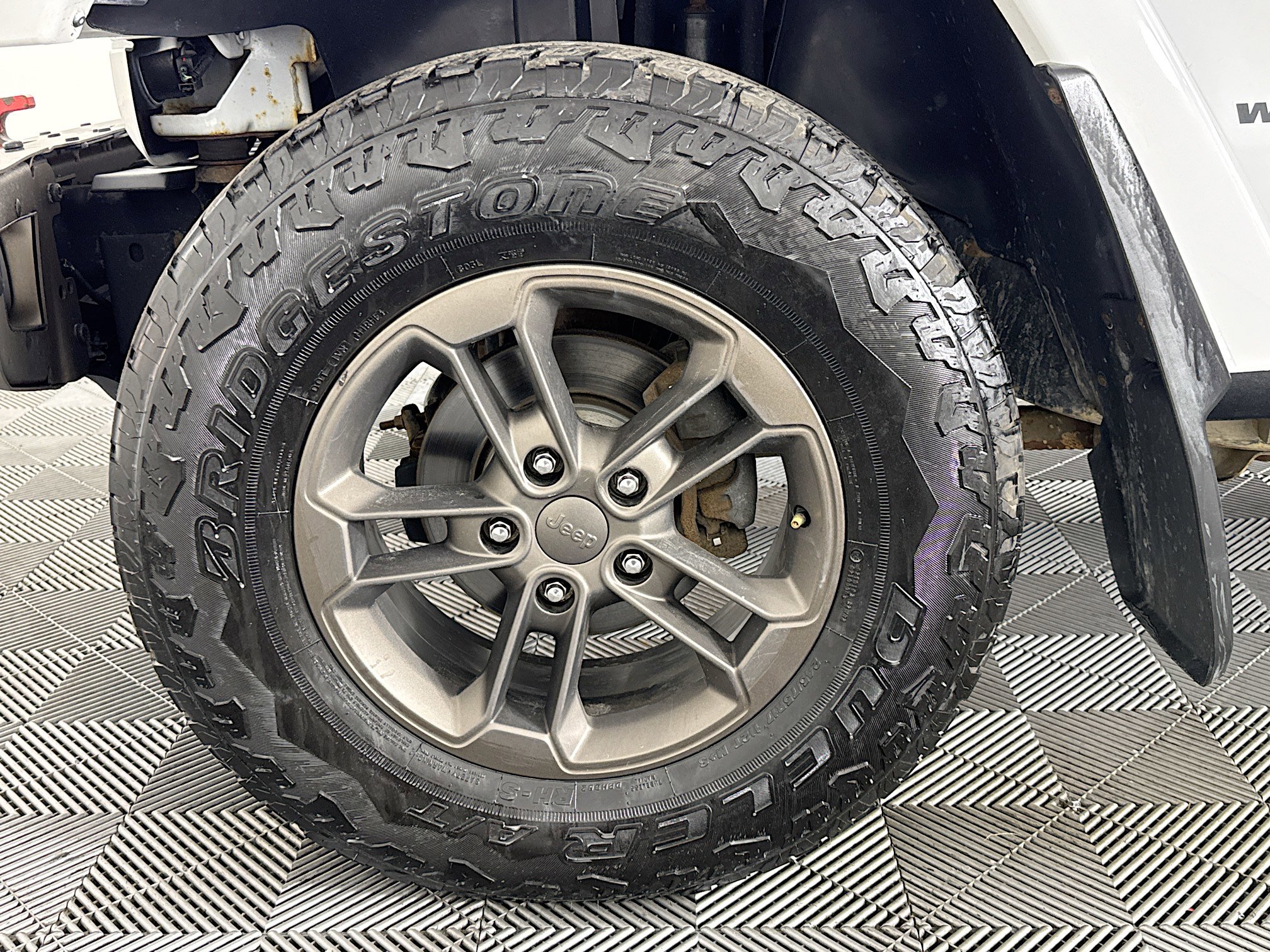 Used 2017 Jeep Wrangler 75th Anniversary image 35