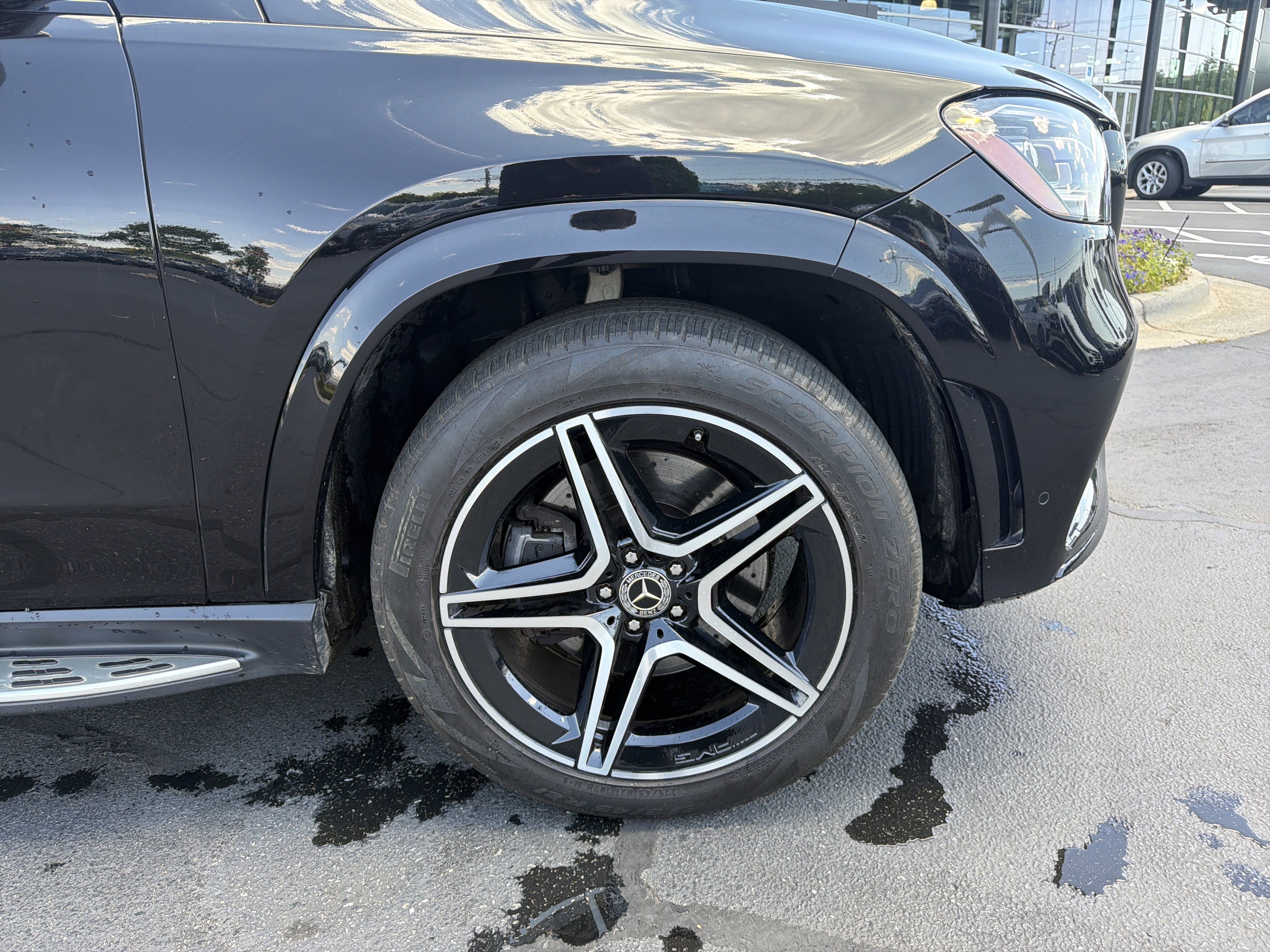 Used 2023 Mercedes-Benz GLS 450 4MATIC image 13