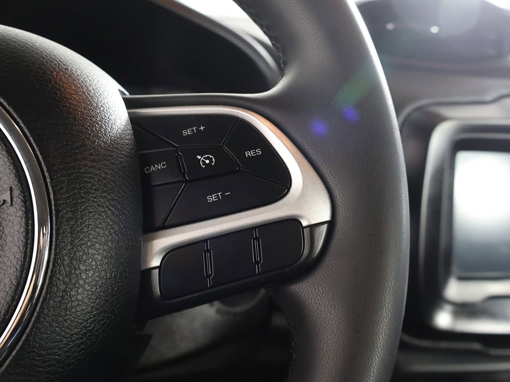 Used 2018 Jeep Renegade Latitude image 40