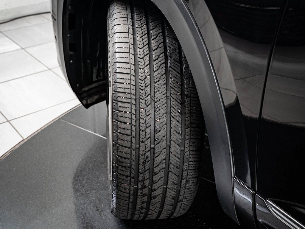 Used 2024 Volkswagen Atlas SEL Premium R-Line image 39