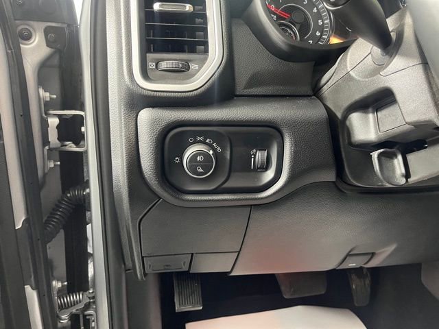 Used 2024 RAM 2500 Big Horn AWD/4WD image 18