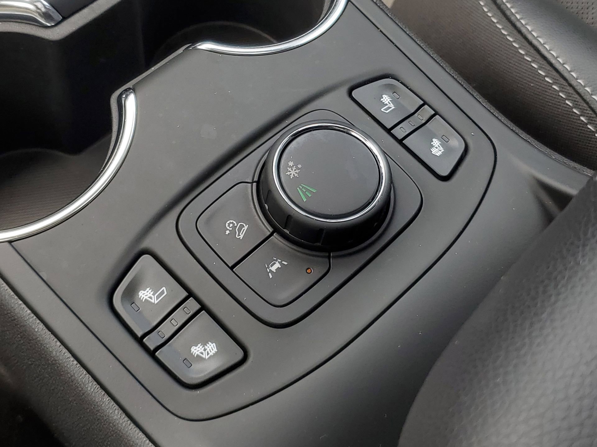 Used 2022 GMC Terrain SLT w/ LPO, Floor Liner Package FWD image 32