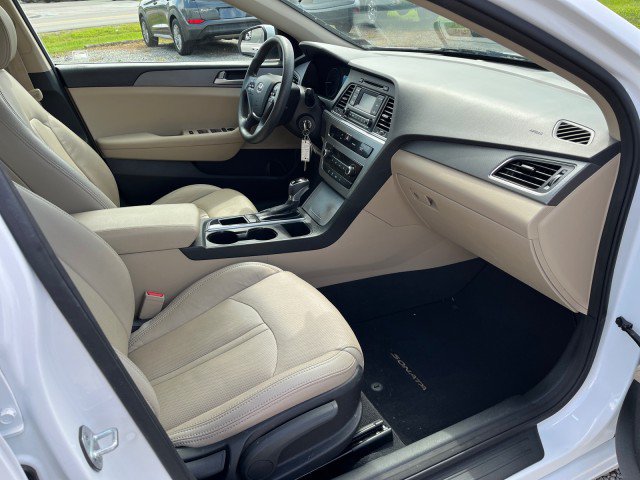 Used 2015 Hyundai Sonata SE FWD image 19