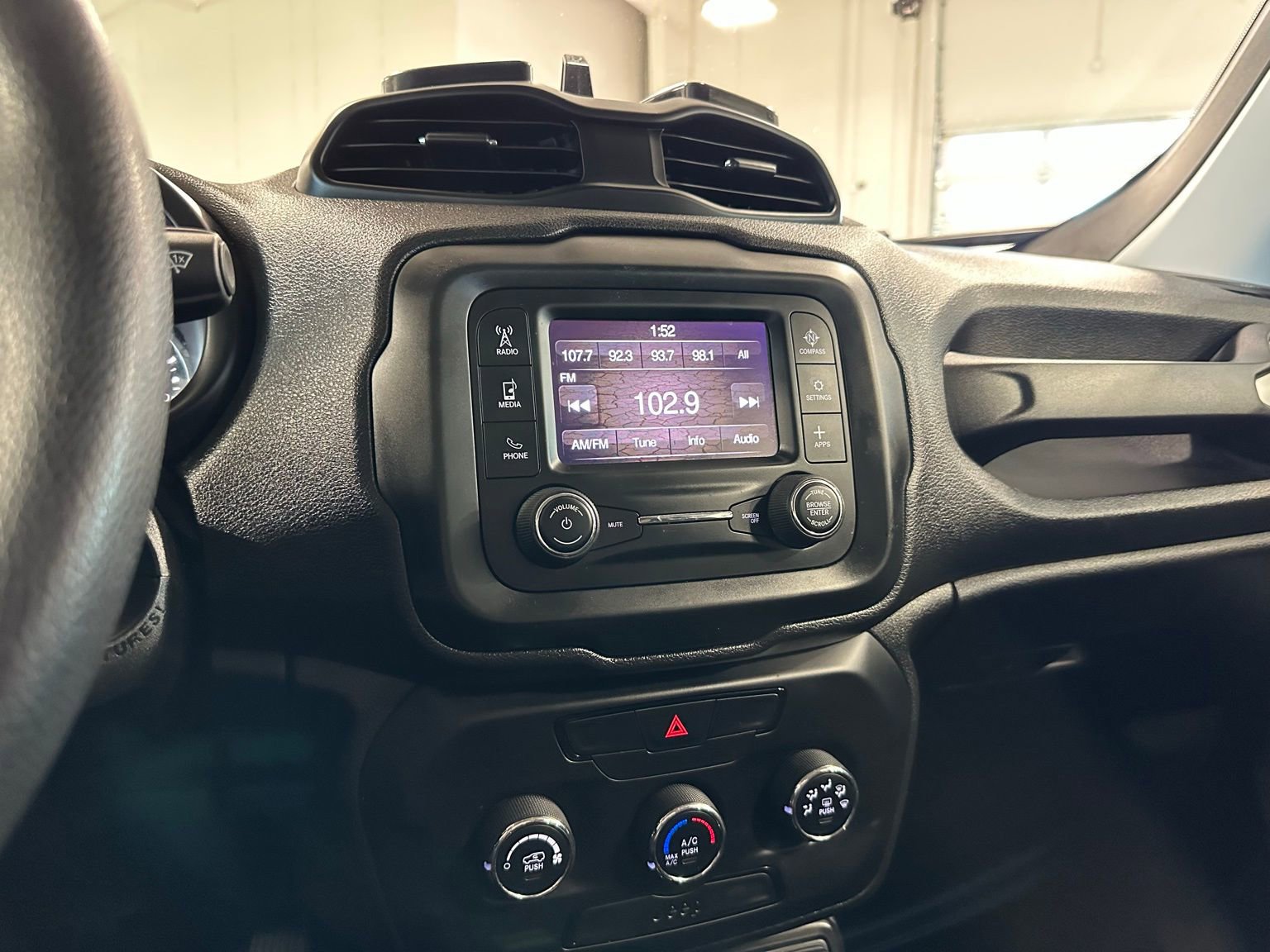 Used 2020 Jeep Renegade Sport image 23