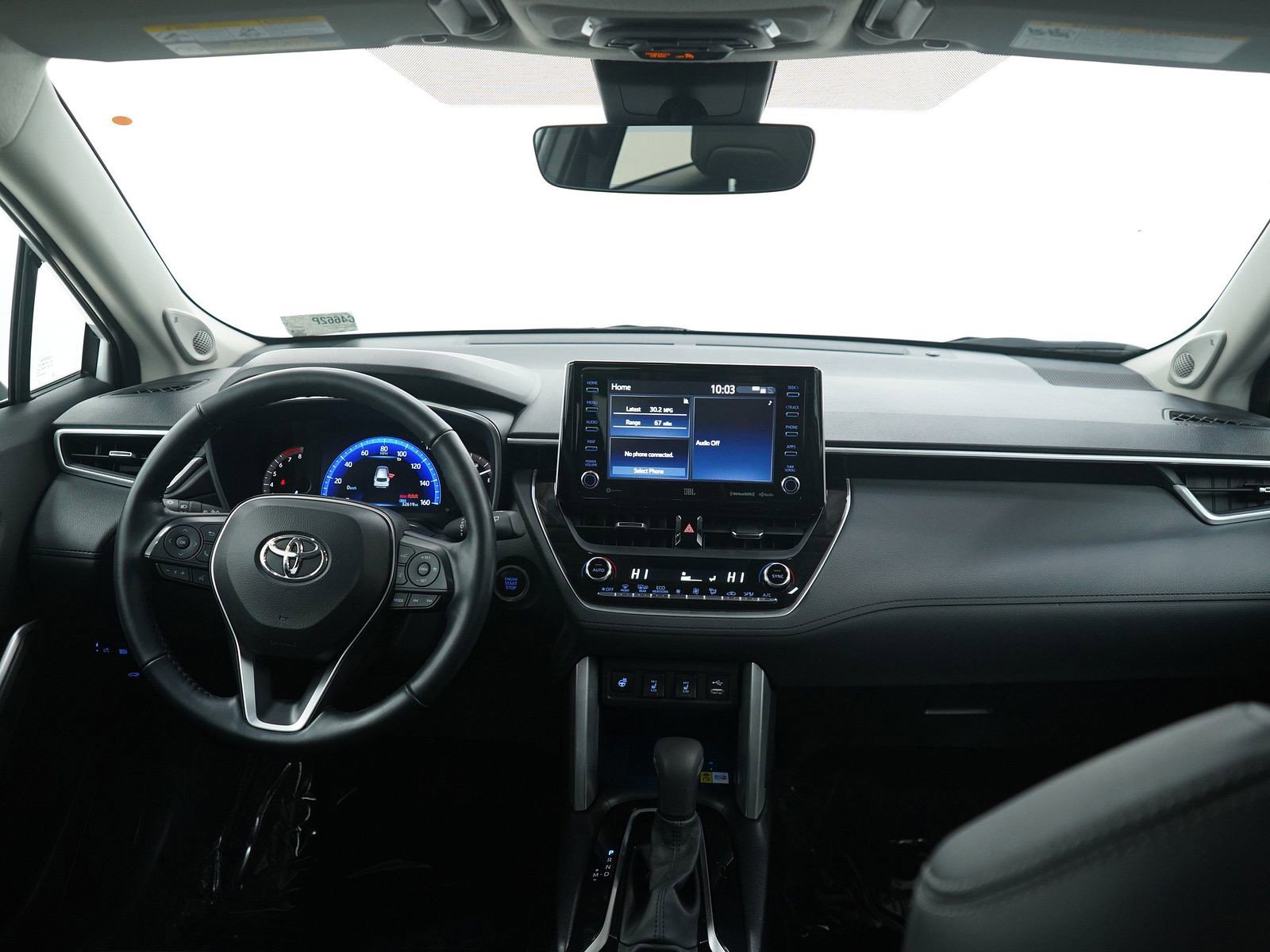 Used 2022 Toyota Corolla Cross XLE image 13