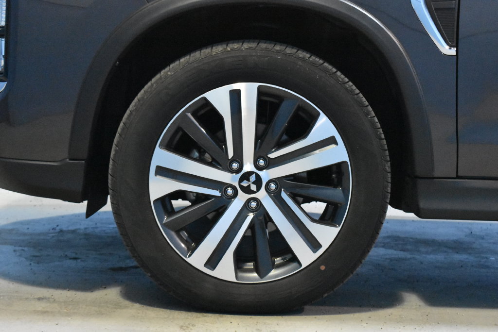 Used 2023 Mitsubishi Outlander Sport SE AWD/4WD image 23