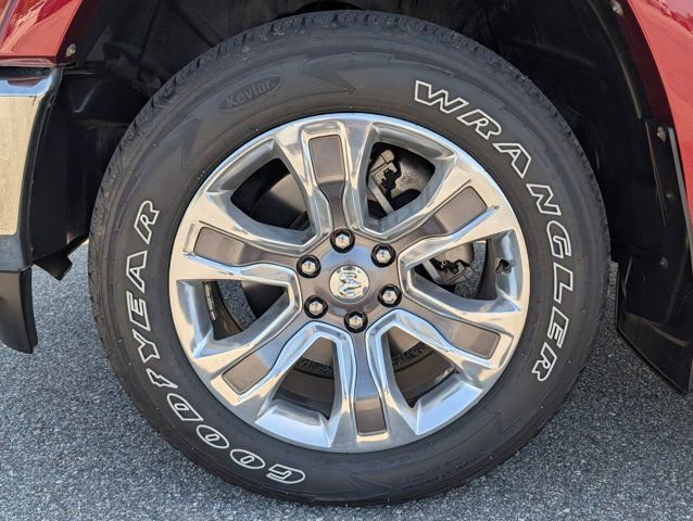 Used 2021 RAM 1500 Limited w/ Off Road Group image 13