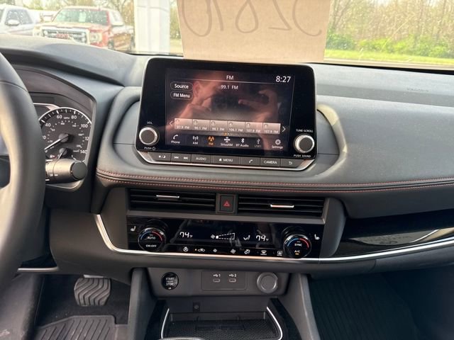 Used 2025 Nissan Rogue SV w/ Rock Creek Premium Package image 17