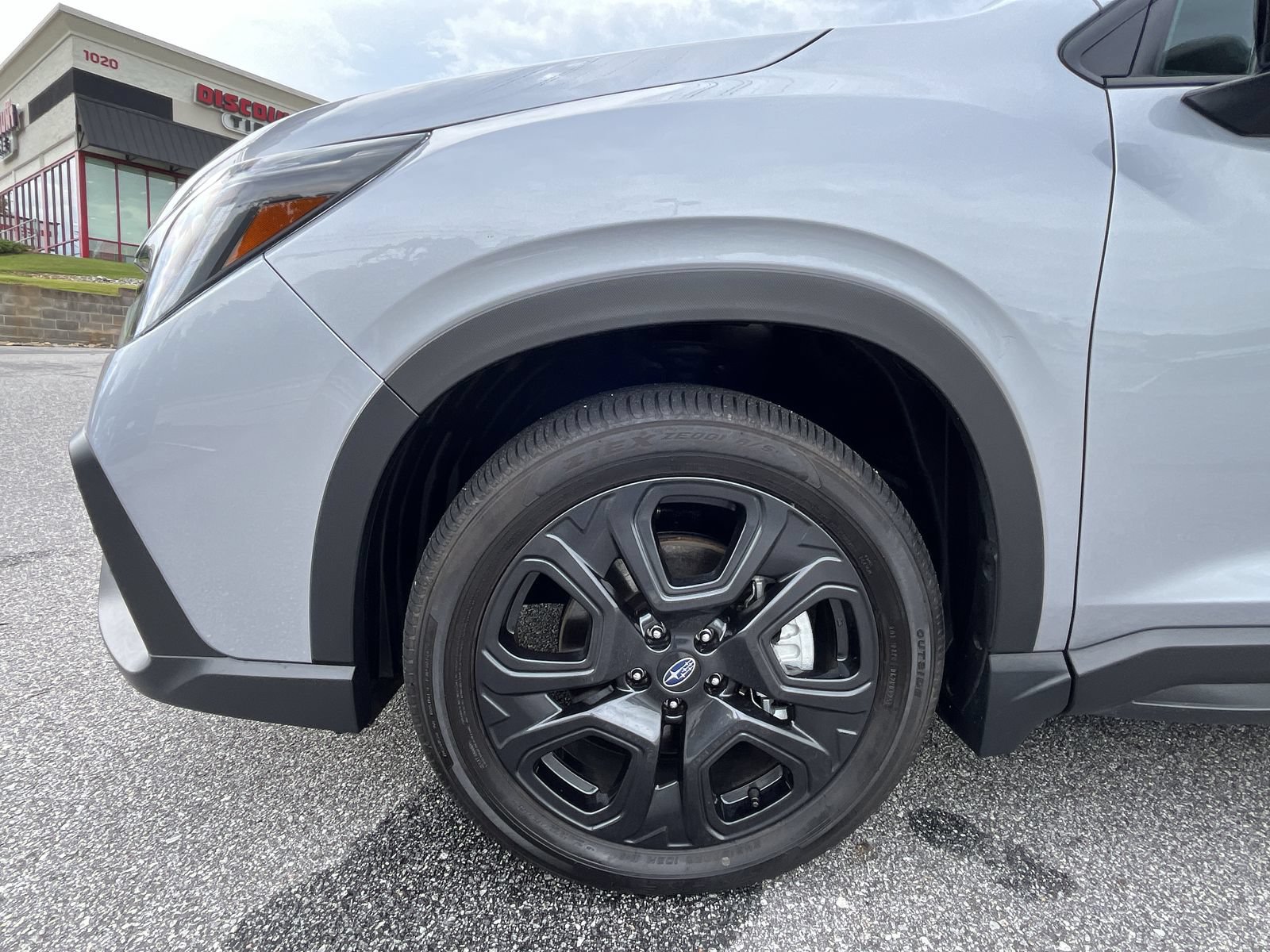 Certified 2025 Subaru Ascent Bronze Edition w/ Onyx Package AWD/4WD image 13