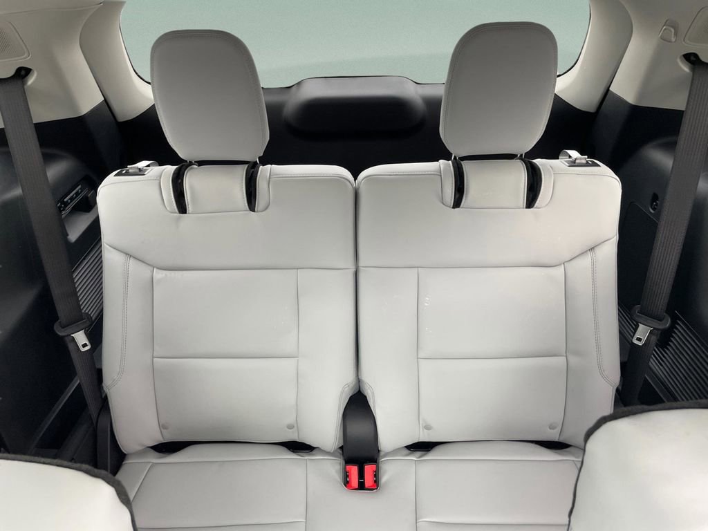 New 2026 Ford Explorer Platinum w/ LUX Leather Package image 17