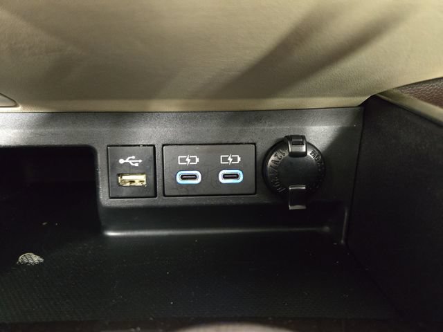 Used 2022 Toyota Highlander Platinum AWD/4WD image 27