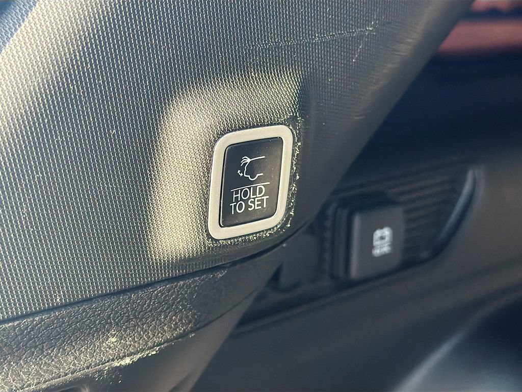 Used 2023 Jeep Grand Cherokee Altitude AWD/4WD image 13
